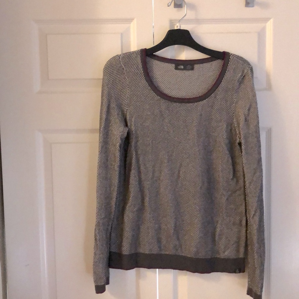 North Face Gray-White Pattern Sweater - image 1